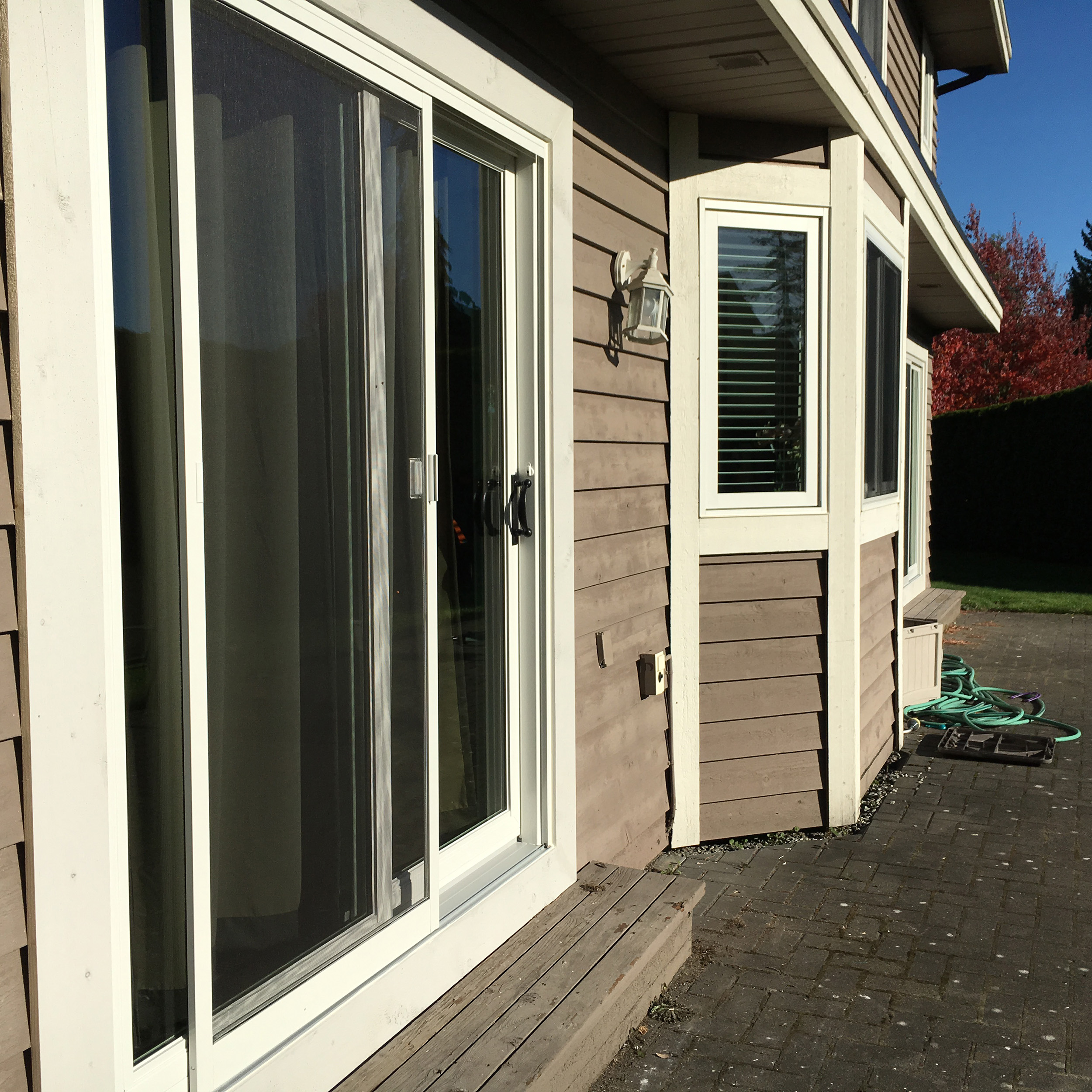 PermaShield Gliding Door Albany Black Handle Trimless-f